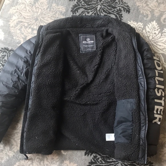 Men’s Black Hollister Puffer Jacket - Picture 3 of 4